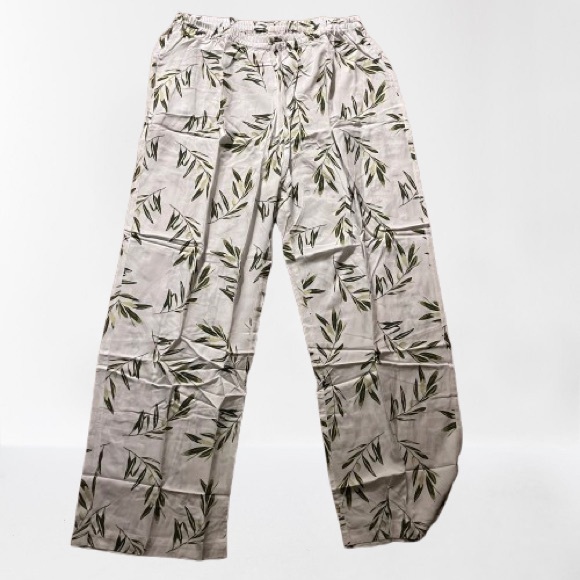 Piyama Leaf Pattern Women's Luxury Pajama Set
Back in stock! - Picture 6 of 8